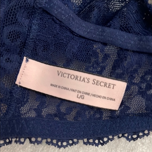 Lace Bralette in Navy Blue - Picture 4 of 7